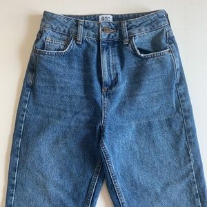BDG Straight Leg Mom Jeans